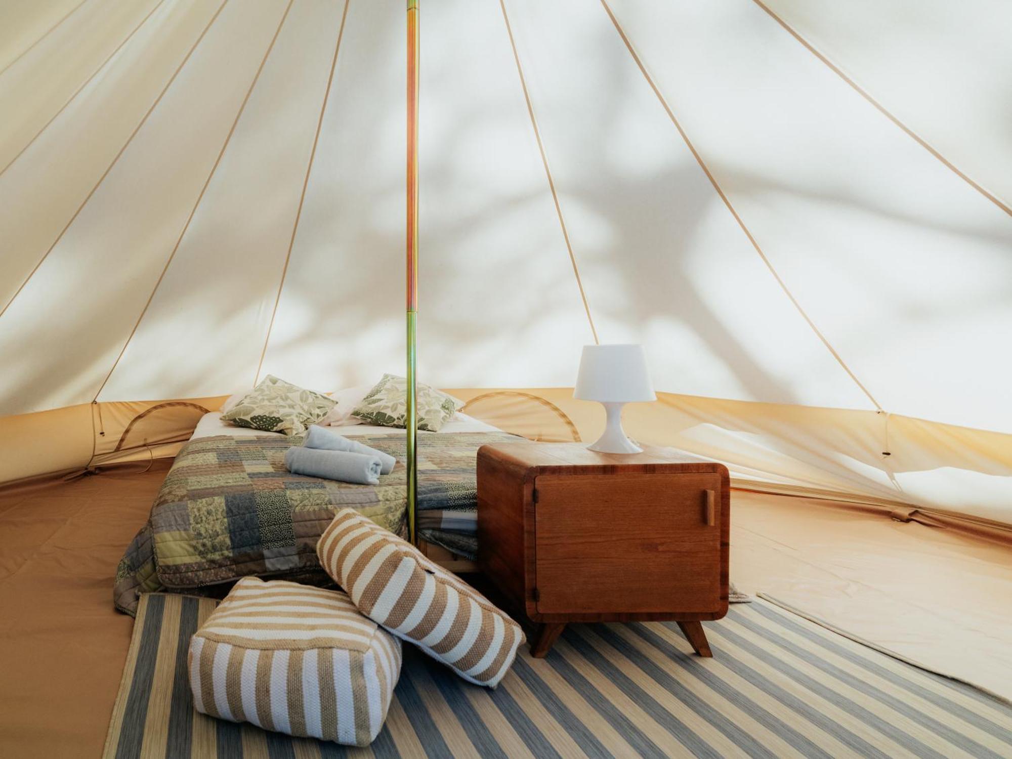 Camp 'dvor' Bell Tent Gasthuis 3*