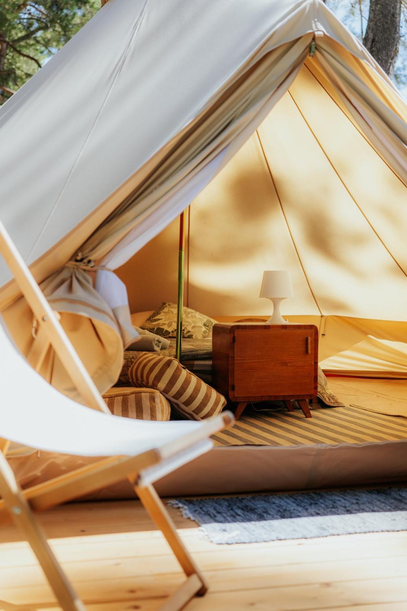 Gasthuis Camp 'dvor' Bell Tent 3*