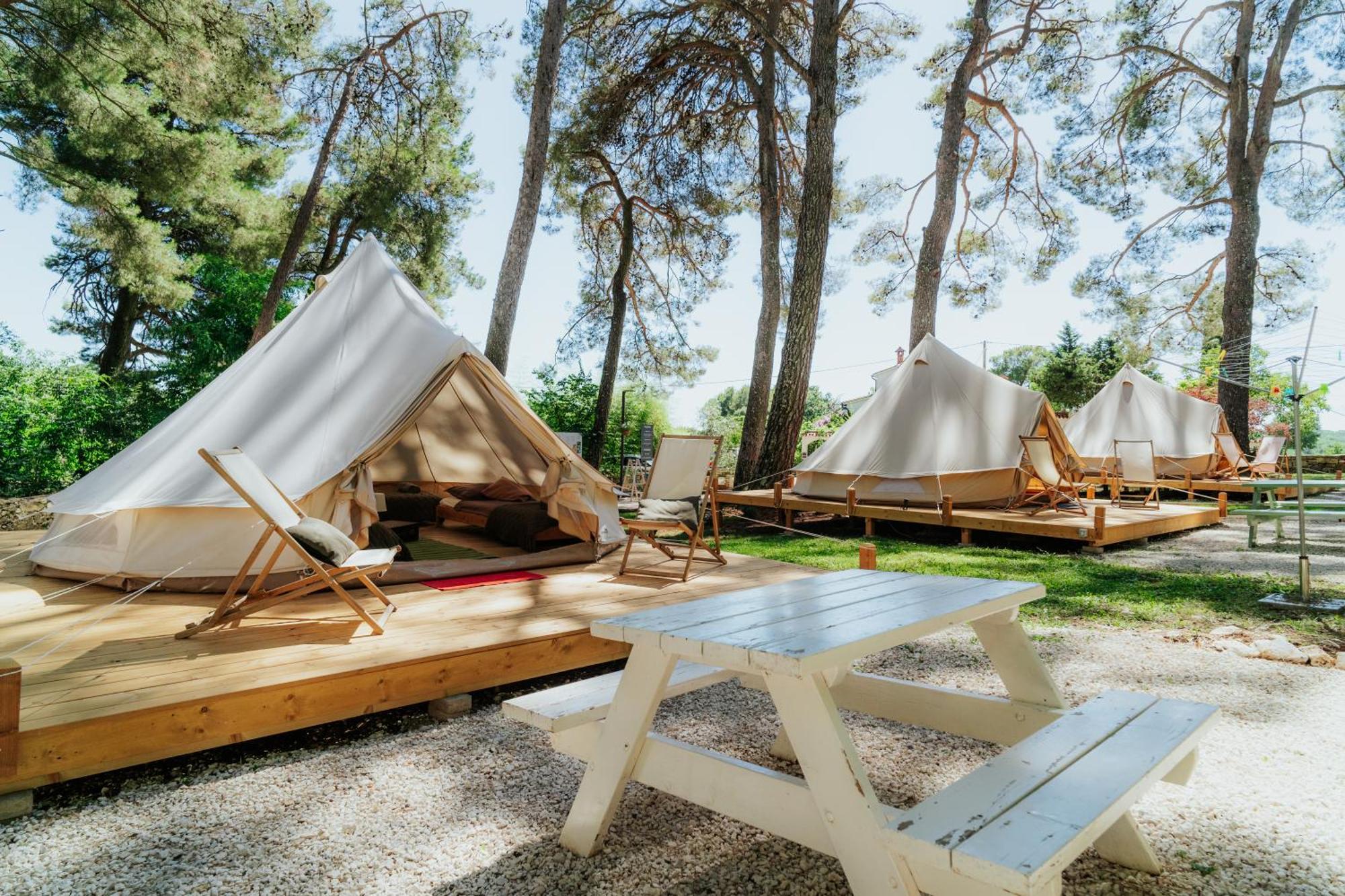 Gasthuis Camp 'dvor' Bell Tent Manjadvorci